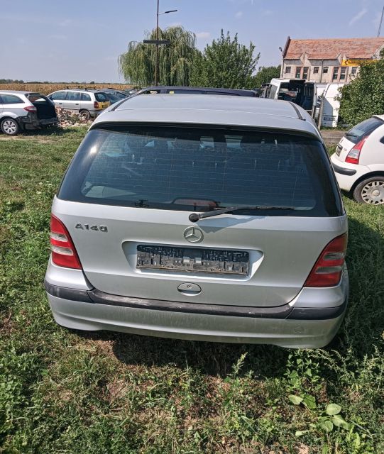 Aripa fata dreapta A1688800418 Mercedes-Benz A-Class W168