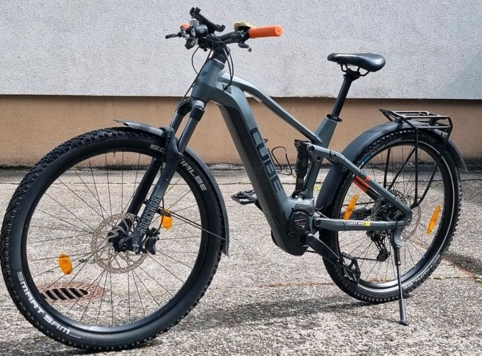Bicicletă electrică Cube Stereo hybrid 120 pro 625 Allroad
E-bike Cube Stereo hibryd 120 pro 625 Allroad