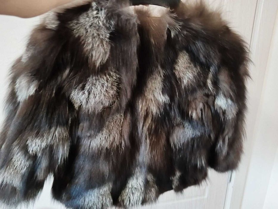 Късо палто от сребърна лисица