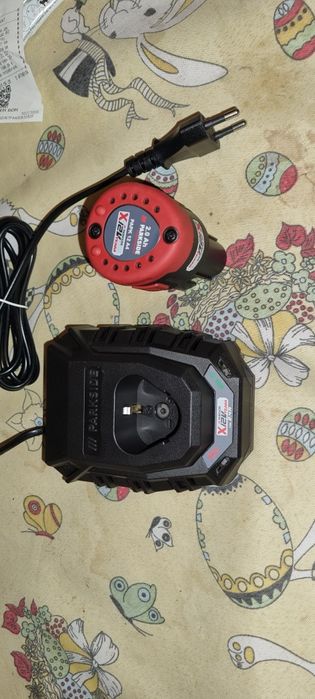 Батерия и зарядно Parkside 12v