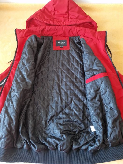 Продам осеннюю куртку для подростка