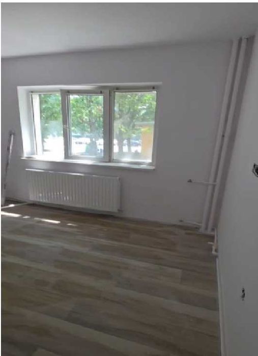 Proprietar Vand apartament 2 camere semidecomandat Gh. Lazar complect renovat, centrala gaz, ideal pentru birouri sau cabinet medical