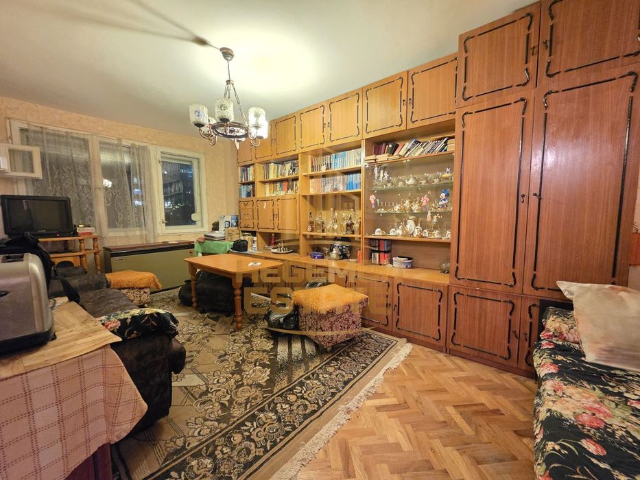 Продава се Четиристаен апартамент в Варна, Спортна зала - 102 кв.м за 3530 €/кв.м - Снимка #1