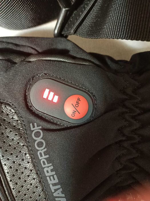 Manusi incalzite ski/moto cu acumulator si geanta de umar