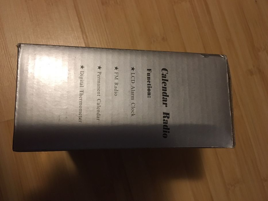 Ceas cu radio, calendar si termometru
