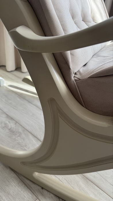 Продам кресло качалку