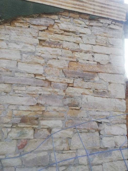 Vând piatră de zidarie