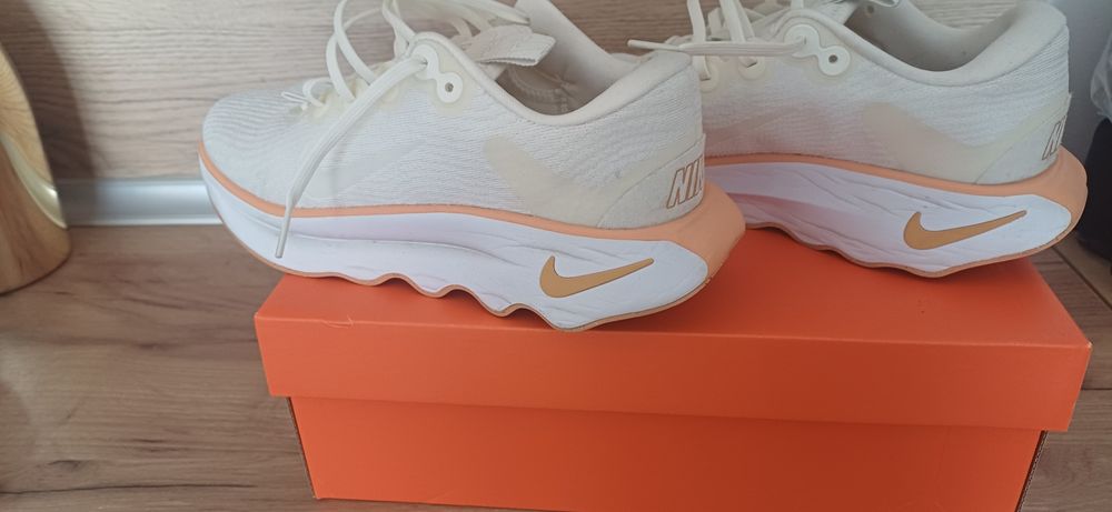 Маратонки Nike  Размер 42