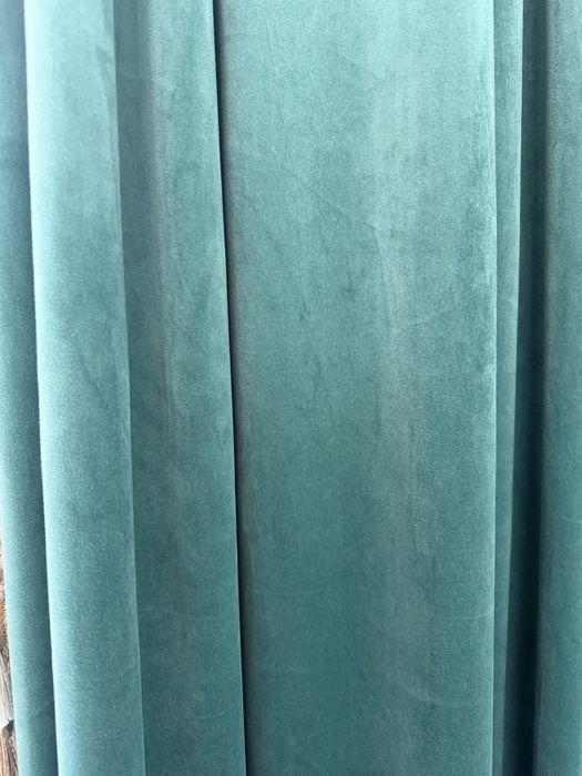 Шторы велюровые продам