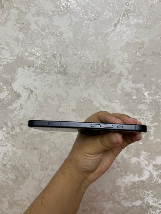 iphone 15 на 128 гигов акб 84 продаю
