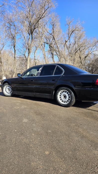 Продам машину BMW