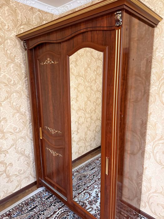 Шифоньер Шкаф купе с зеркалом