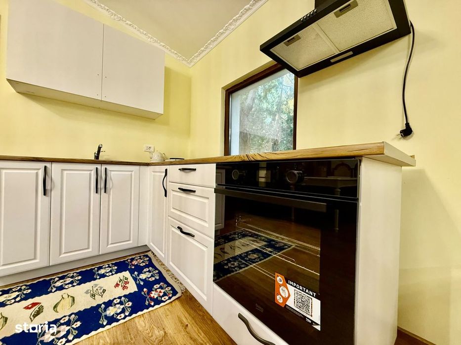 De închiriat|3 camere|136 mp utili|Curte 300 mp|2 locuri de parcare