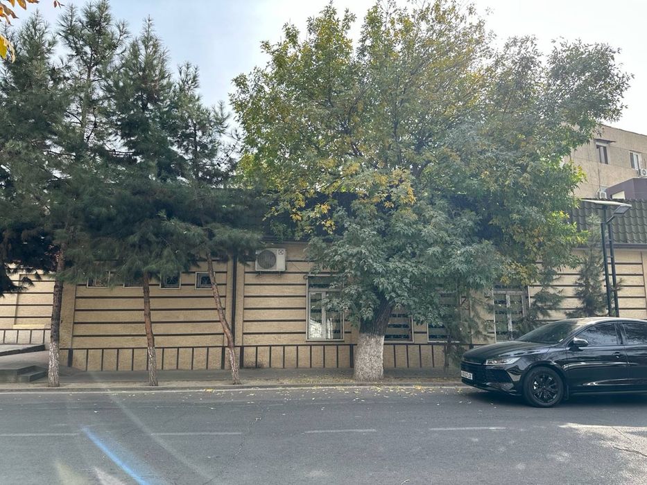 Сдаётся в аренду под офис локация отличная парковка есть