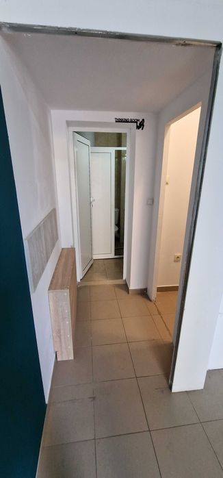 Търговско помещение под наем – 30 кв.м, ул. Славянска
