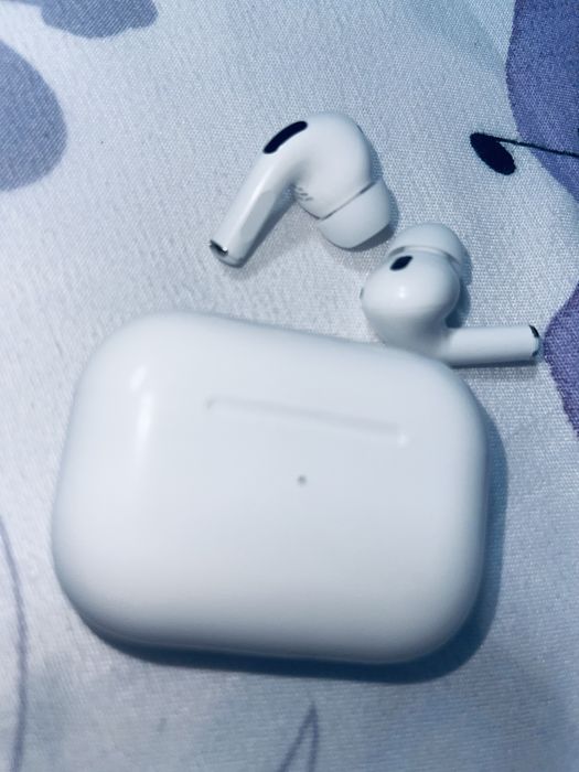 Apple AirPods Pro 2nd generation - White