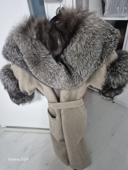 Vând palton alpaca elegant blana naturala