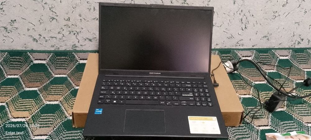 Asus vivobook sotiladi