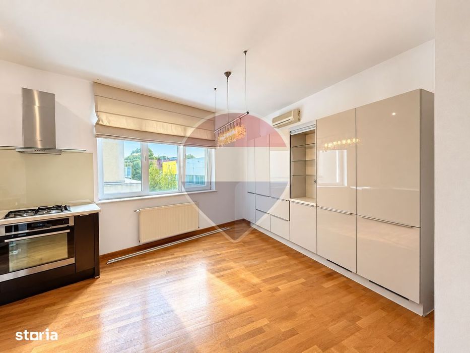 Apartament 4 camere de inchiriat | Singur pe palier | Semineu |