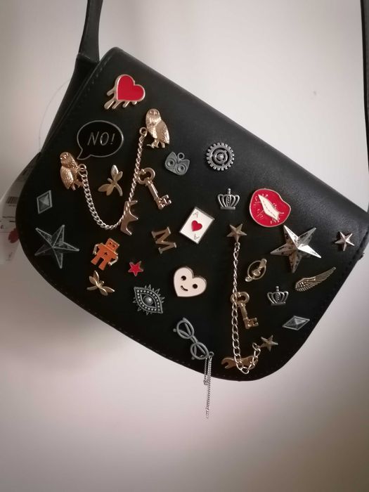 Черна чанта тип кросбоди  Stradivarius