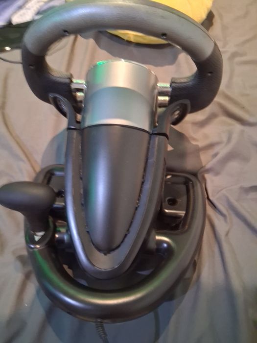 Продавам волан defender