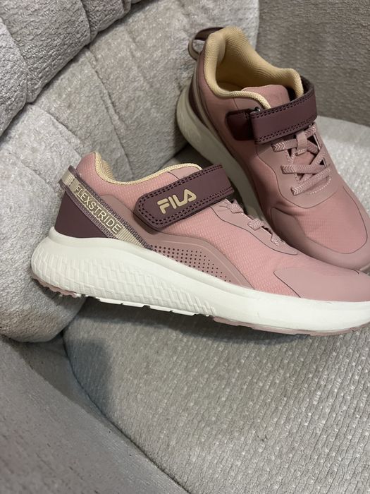 Маратонки Fila , 33 номер