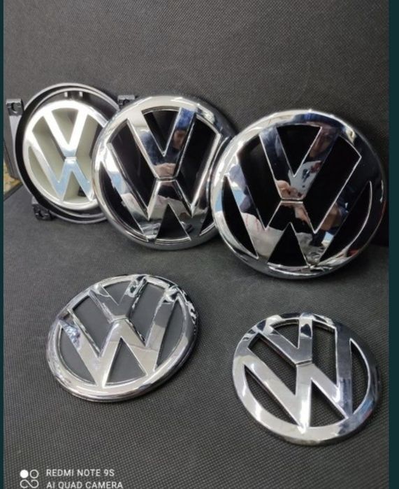 Значки шильдики надписи