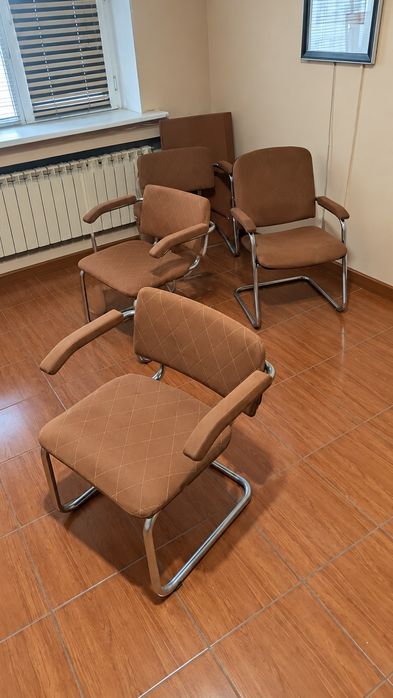 Продам офисные стулья б/у