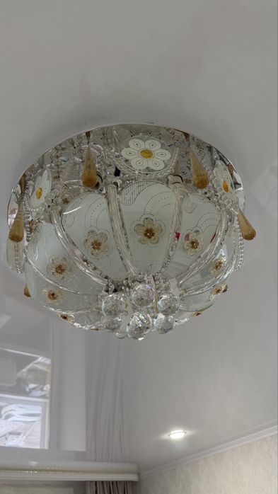 Продается люстра