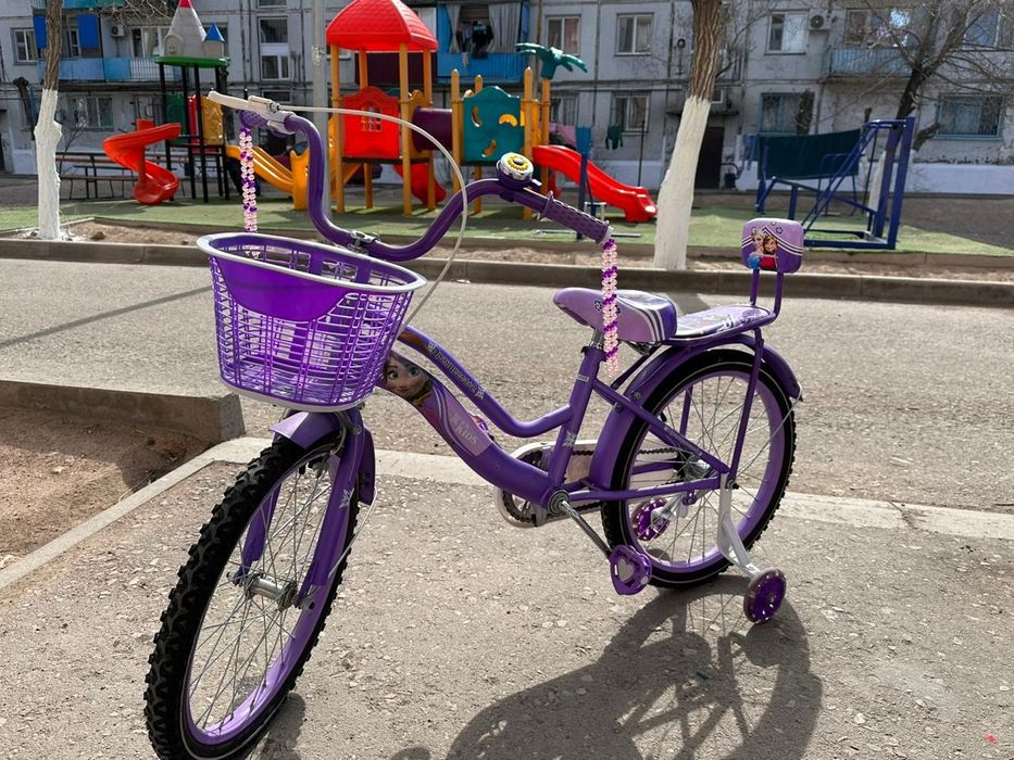 Велосипед, компьютер, роутер двери