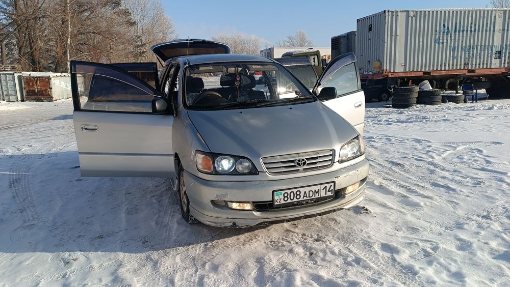 Тойота Ипсум ...