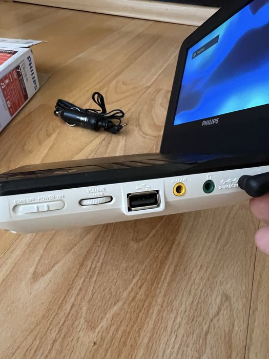 Преносим DVD / CD плеър Philips