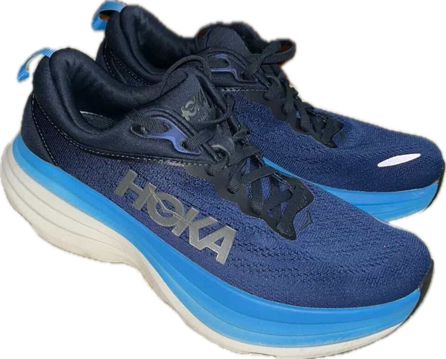 Adidasi Hoka aproape noi