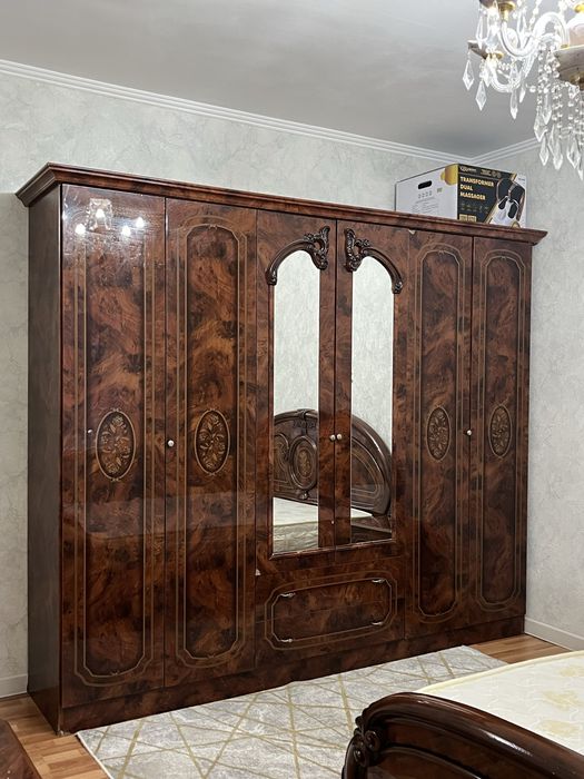 Продам спальный гарнитур