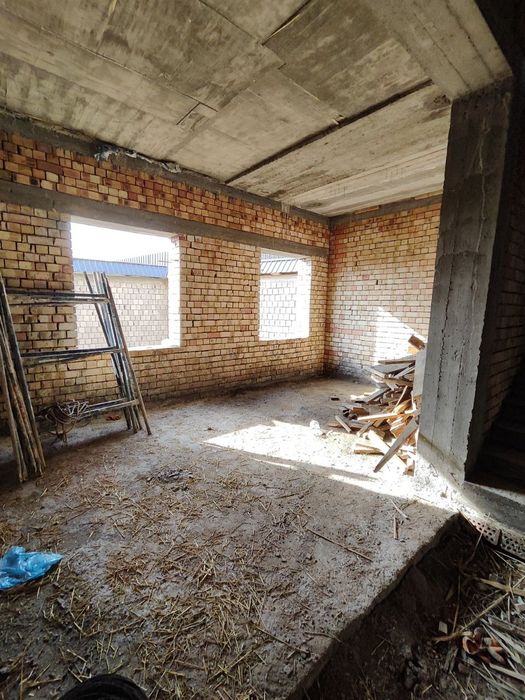 Xasanboy sotiladi 2.2 sotux Yengi qurilgan bitrib beriladi