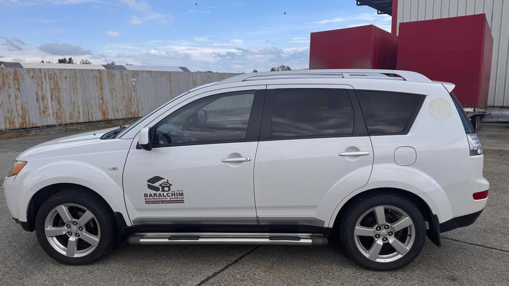 Mitsubishi Outlander 2 Alb, 2.2 Diesel 156 CP 4x4, 2010 inmatriculat, Prim Proprietar