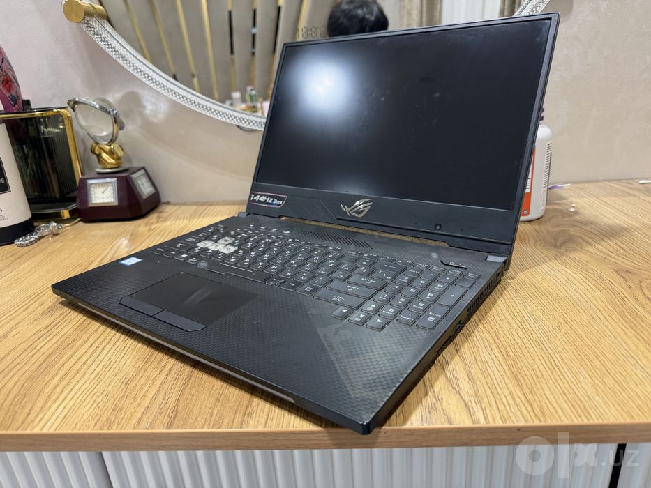 ROG SCAR ||  RTX 2070 core i7 144hz