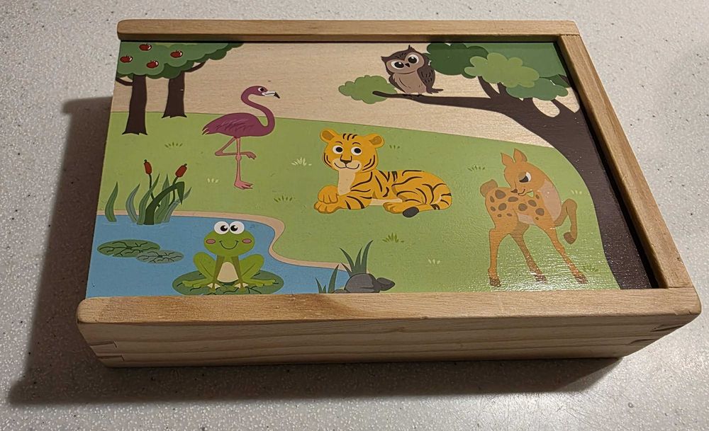 Domino din lemn cu 2 fete si animale