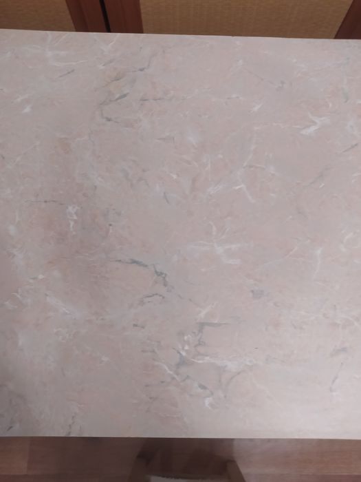 Продам стол кухонный