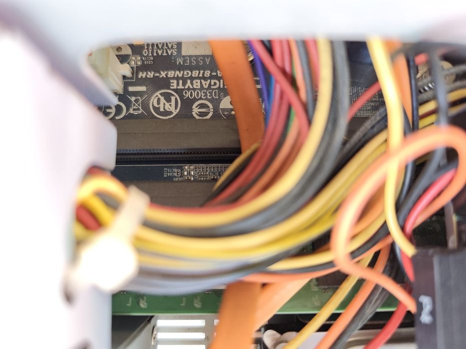 Ретро компютър Gigabyte