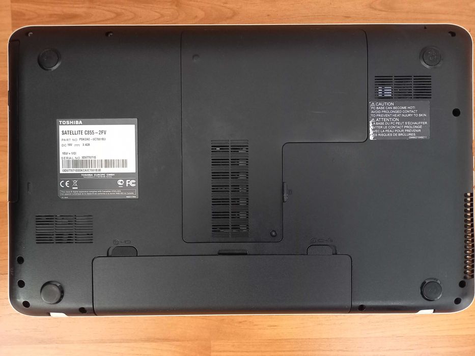 Лаптоп Toshiba Satellite C855-2FV