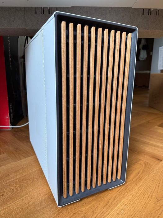 Sistem Complet Ryzen 7 9800X3D / RTX 5080 + Monitor OLED PG32UCDP