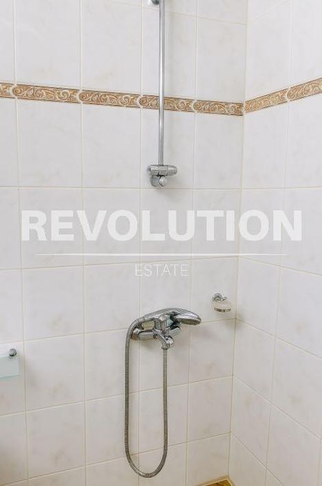 Дава се под наем Двустаен апартамент в к.к. Св.Св. Константин и Елена - 60 кв.м за 600 € - Снимка #4