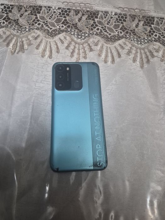 TECNO SPARK 8C в харошым састаяни