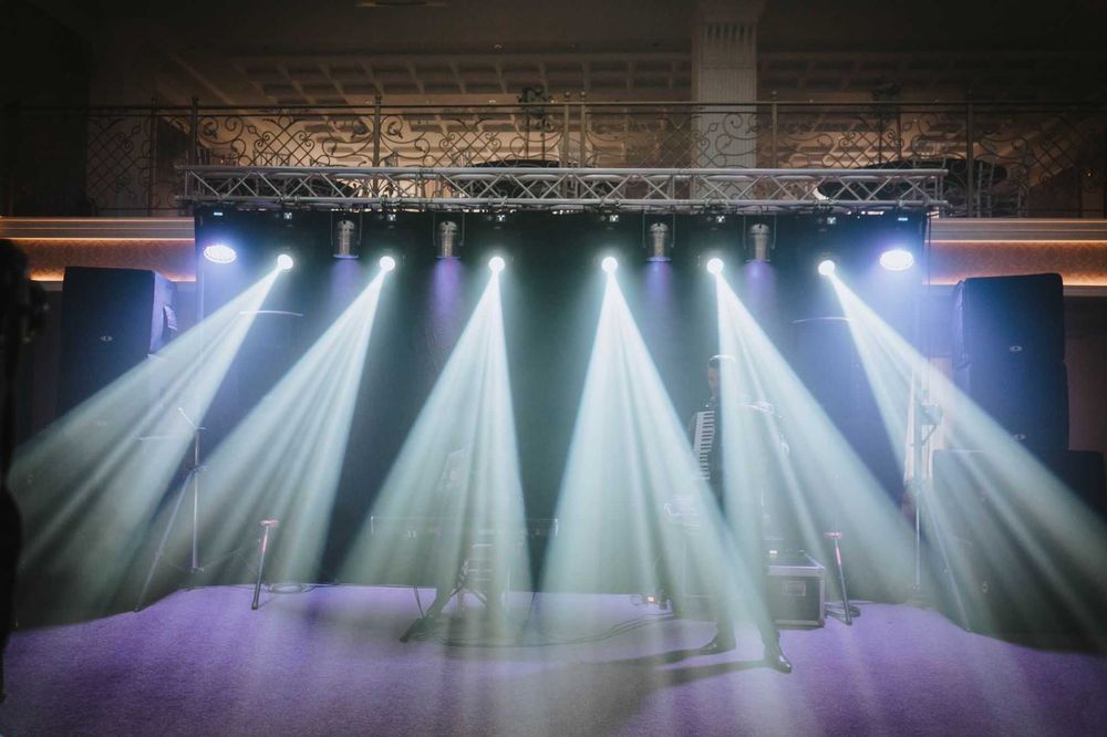 DJ, MC, Evenimente, Sonorizare, Scena, Fum greu, Schela de lumini