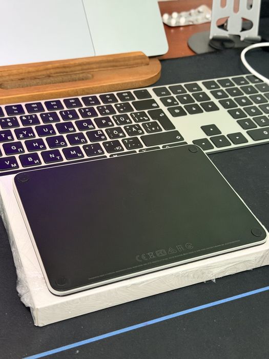 Apple Magic Trackpad 2 Black lightning