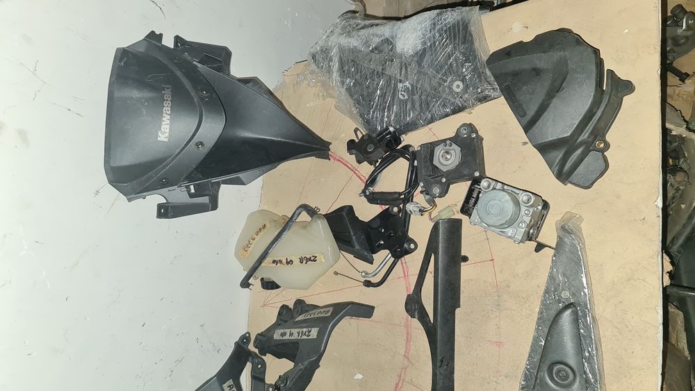 Oglinzi si carene Kawasaki ZX6R 2009 2012, cadru codita