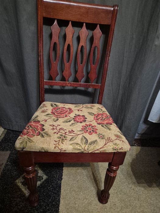 Столовые мягкие стулья