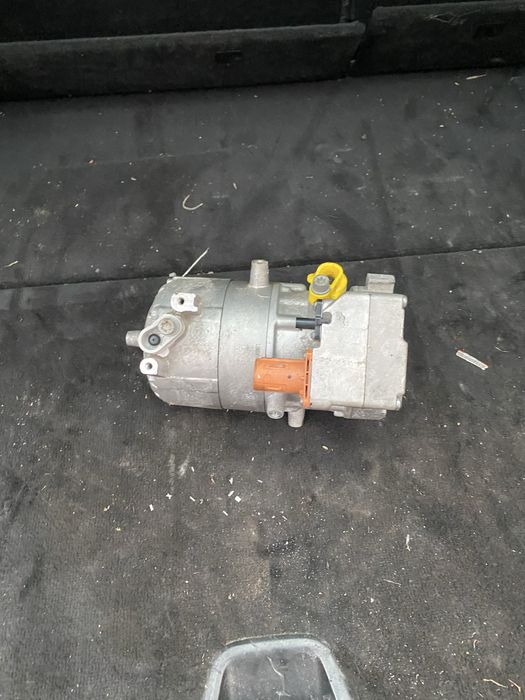 BMW Компресор 2 U06 X1 U11 X3 G45 5A5F559 AC