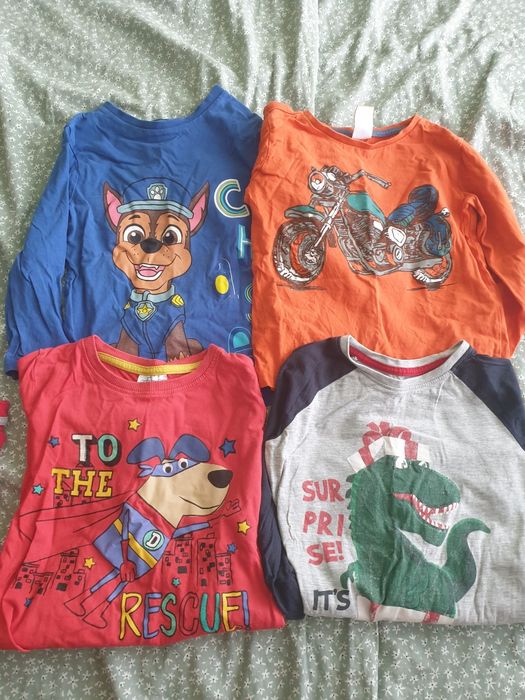 29 лв. Общо 25 БРоя  1 голям плик  Блузки и ризки с дълъг ръкав 98-104